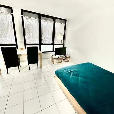 A Apartament *